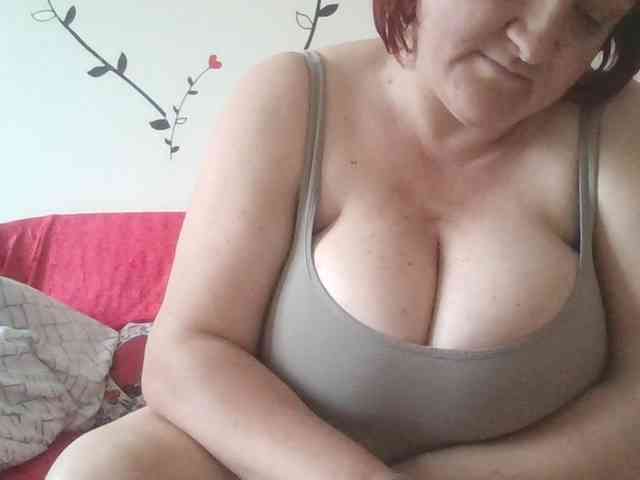 LaraXXX33 webcam