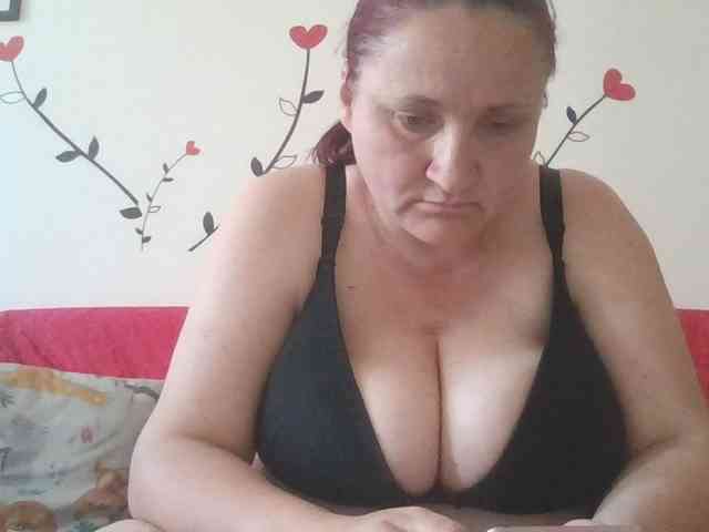 LaraXXX33 webcam