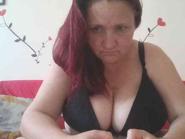 LaraXXX33 webcam