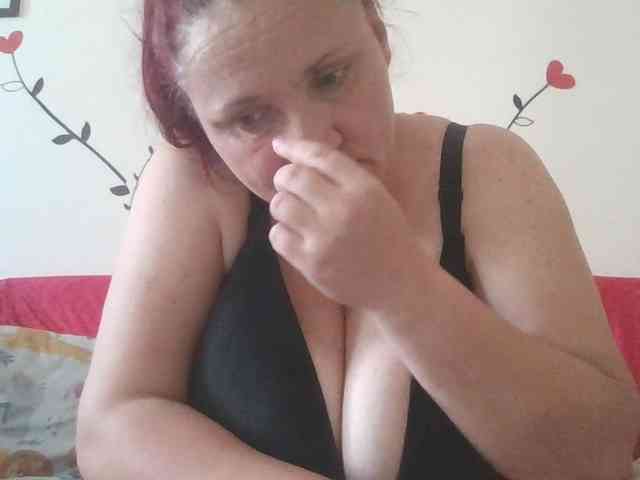 LaraXXX33 webcam