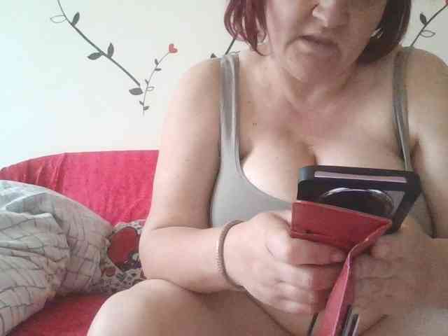 LaraXXX33 webcam