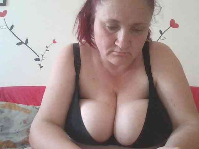 LaraXXX33 webcam