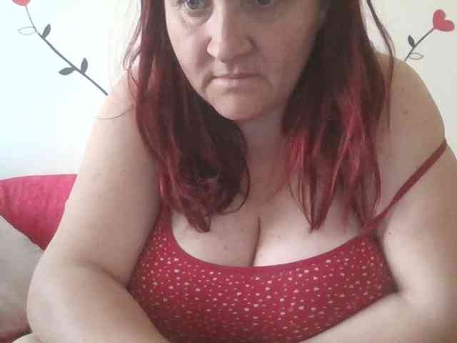 LaraXXX33 webcam