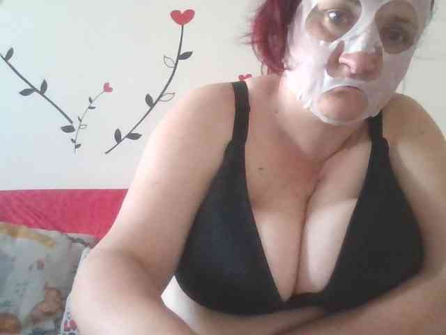 LaraXXX33 webcam