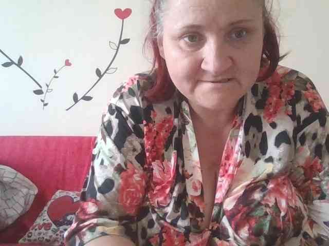 LaraXXX33 webcam