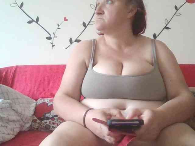 LaraXXX33 webcam