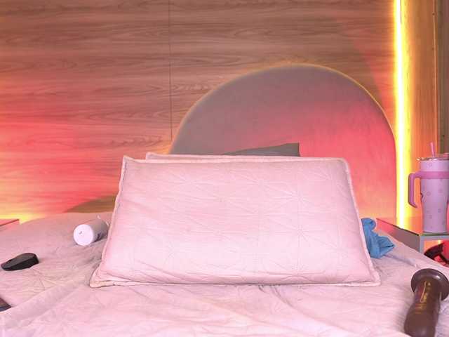ale-evanz live cam on BongaCams