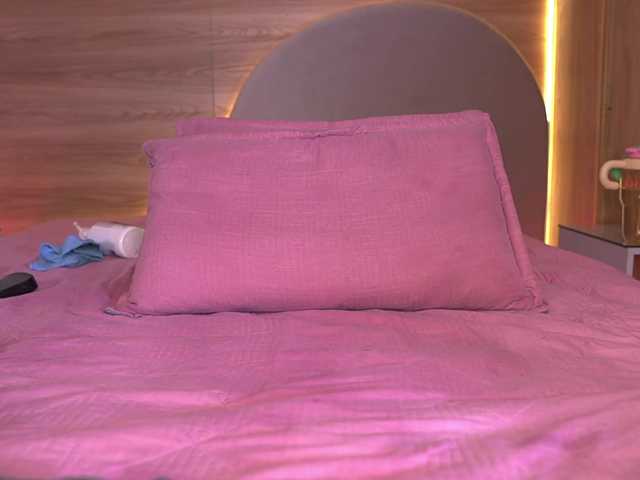 ale-evanz live cam on BongaCams