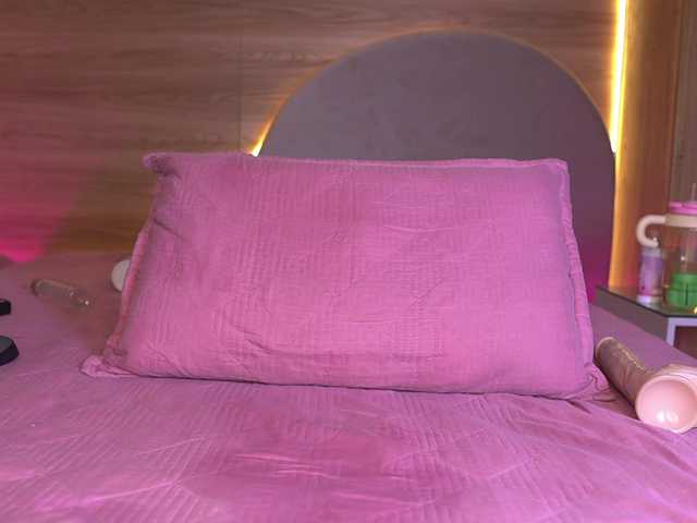 ale-evanz live cam on BongaCams