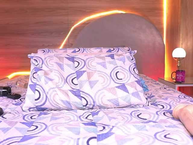 ale-evanz's BongaCams show and profile