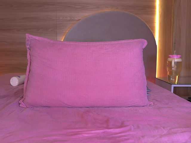 ale-evanz live cam on BongaCams