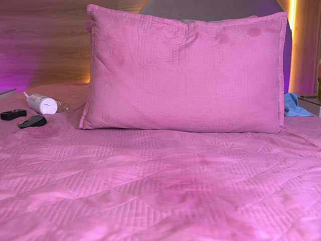 ale-evanz live cam on BongaCams