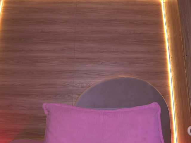 ale-evanz live cam on BongaCams