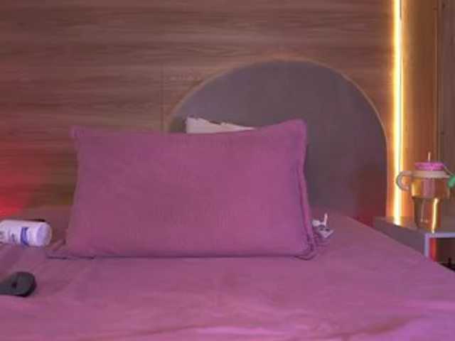 ale-evanz live cam on BongaCams