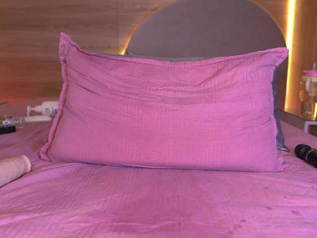 ale-evanz live cam on BongaCams