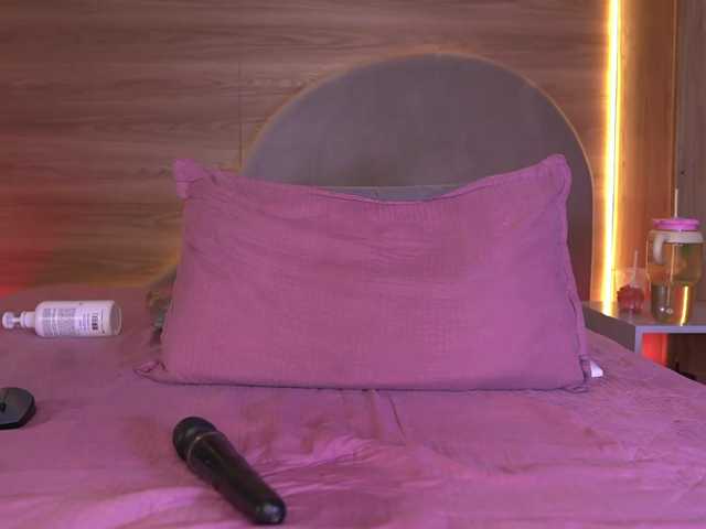 ale-evanz live cam on BongaCams
