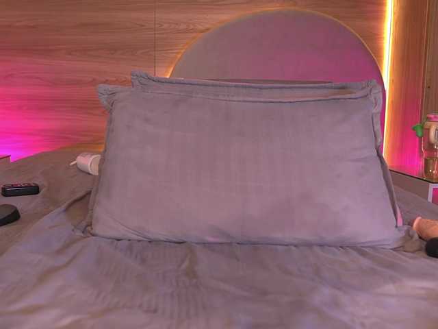 ale-evanz live cam on BongaCams