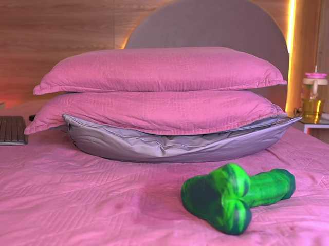 ale-evanz live cam on BongaCams