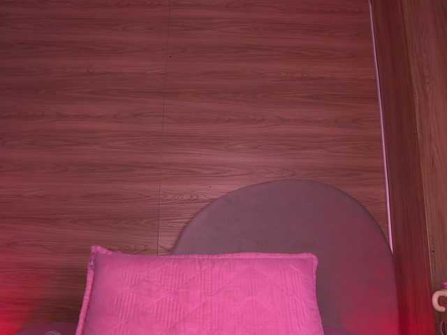 ale-evanz live cam on BongaCams