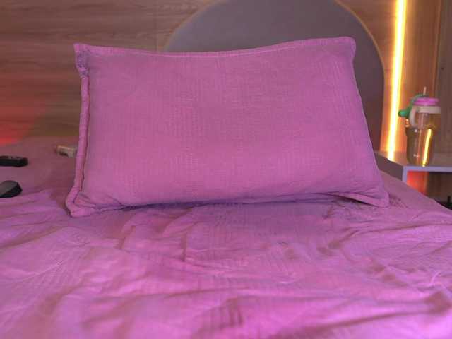 ale-evanz live cam on BongaCams