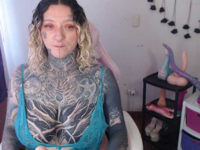 sloppytitss live cam preview