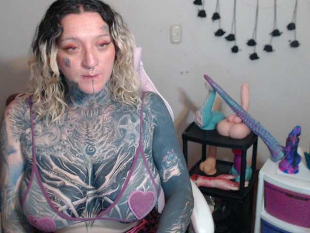sloppytitss live cam preview