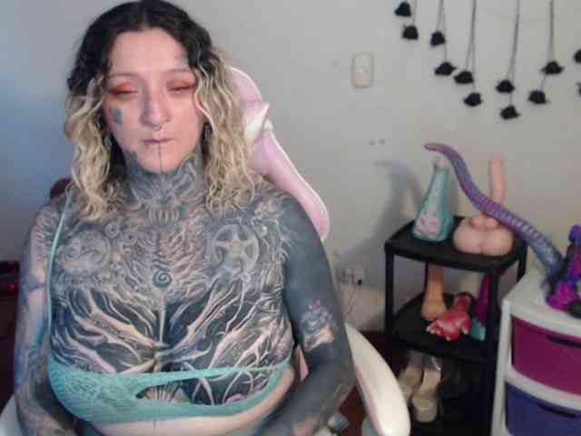 sloppytitss Live Webcam on BongaCams