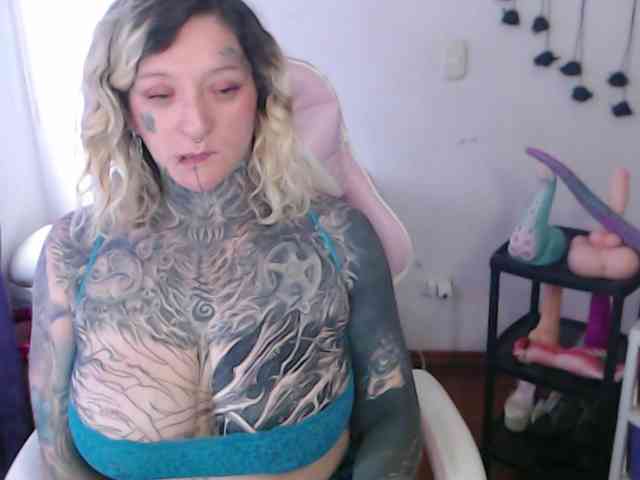 sloppytitss Live Webcam on BongaCams