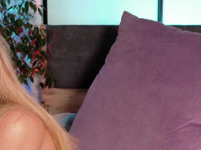 Anna-R live cam on BongaCams