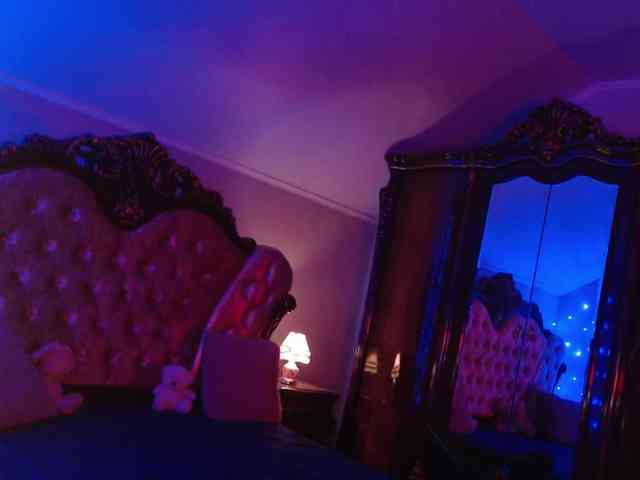 MisTrEss_ElLa webcam