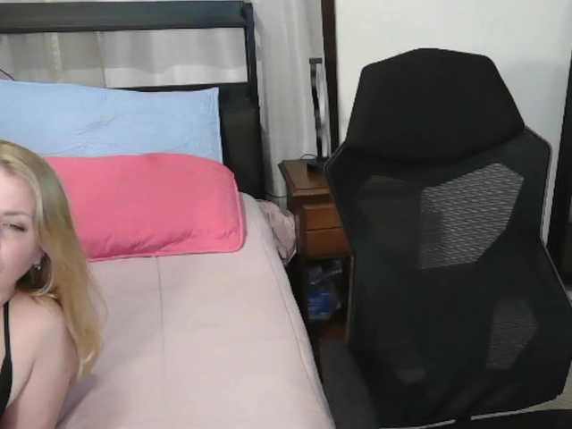 Holliekate's BongaCams show and profile