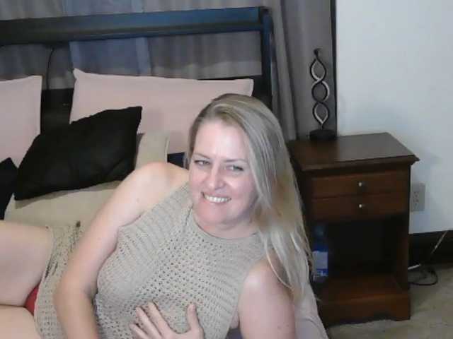 Holliekate live cam on BongaCams