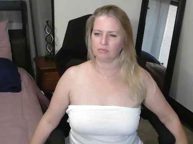 Holliekate Live Webcam on BongaCams