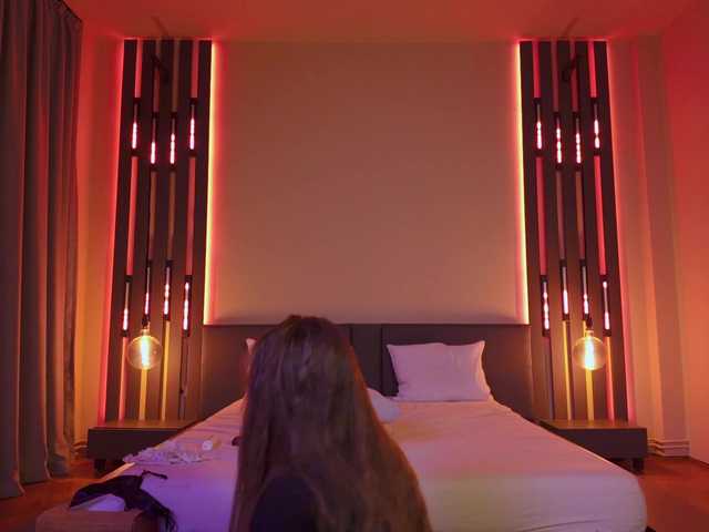 ShySara — live female cam