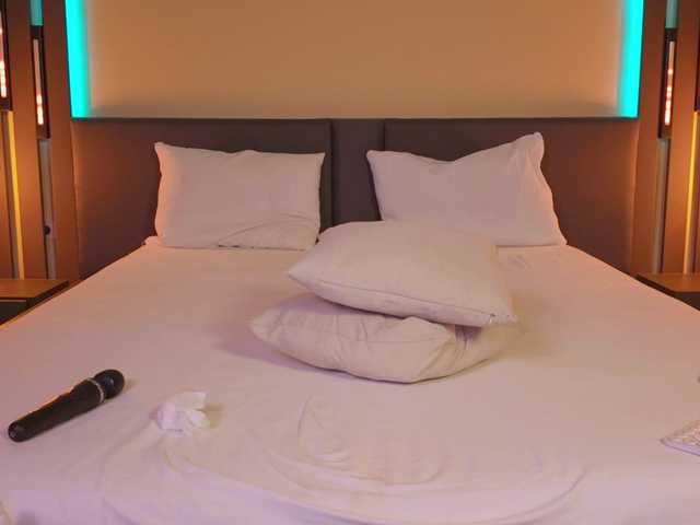 ShySara live webcam show