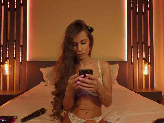 ShySara webcam