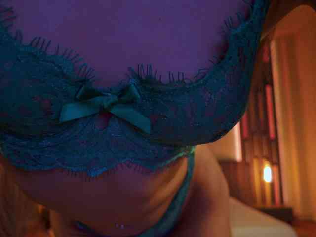 ShySara webcam
