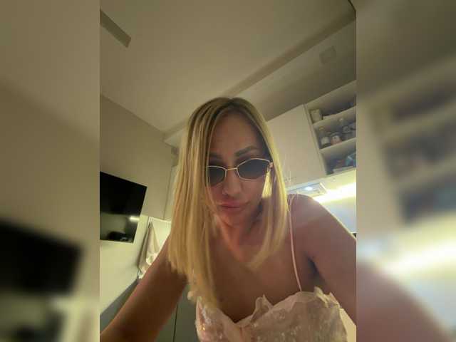 Porn-modelzz live cam on BongaCams