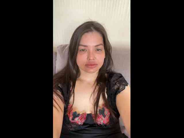 KsyushaMilf84 webcam