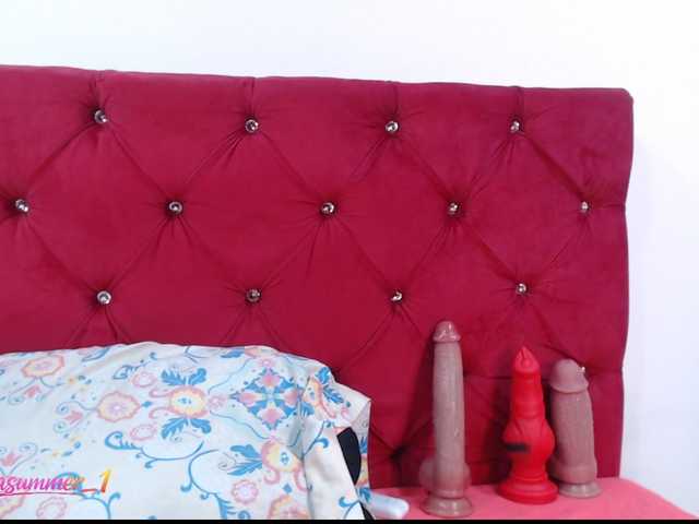 Evasummer1 live cam on BongaCams