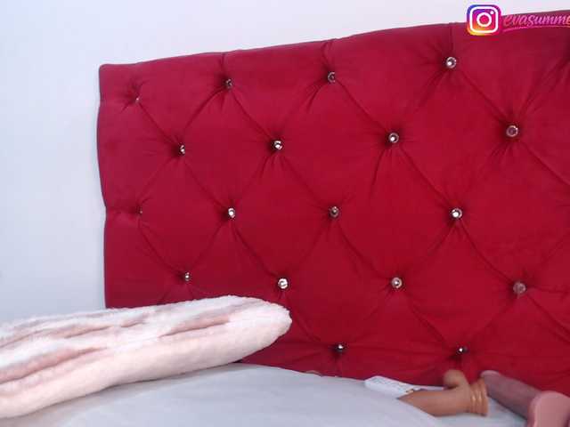 Evasummer1 live cam on BongaCams