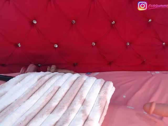 Evasummer1 live cam on BongaCams