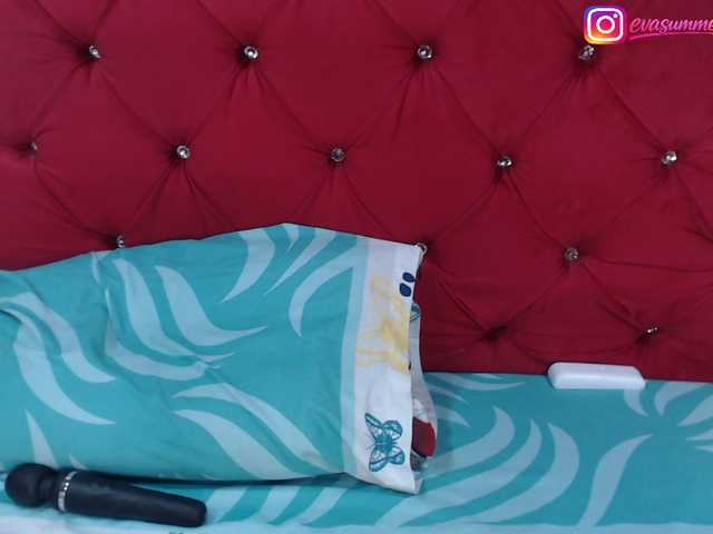 Evasummer1 live cam on BongaCams