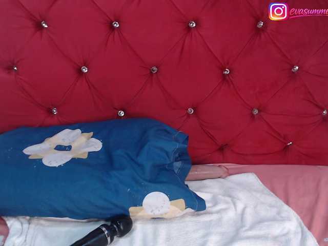 Evasummer1 live cam on BongaCams
