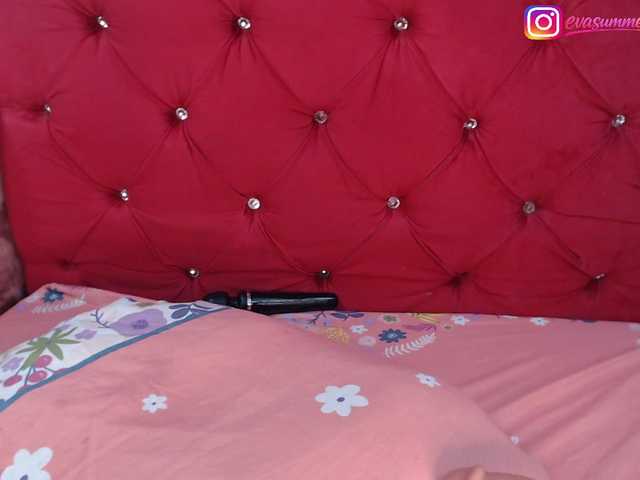Evasummer1 live cam on BongaCams