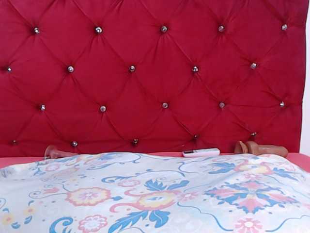 Evasummer1 live cam on BongaCams