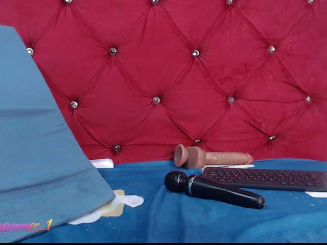 Evasummer1 live cam on BongaCams