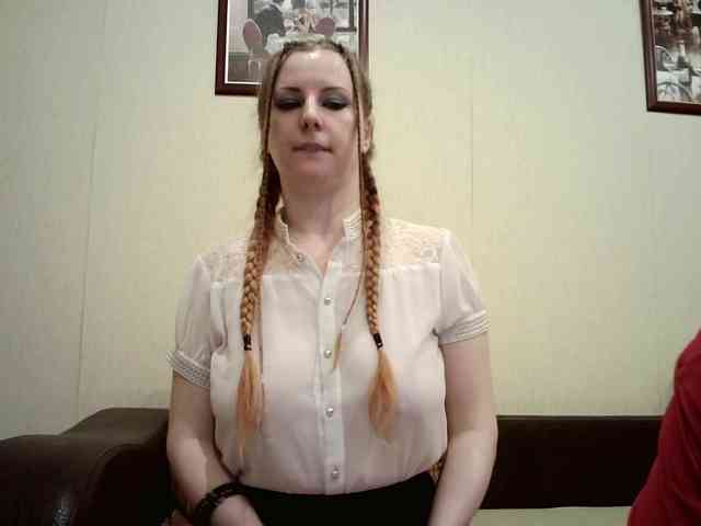 Model: BellaSins