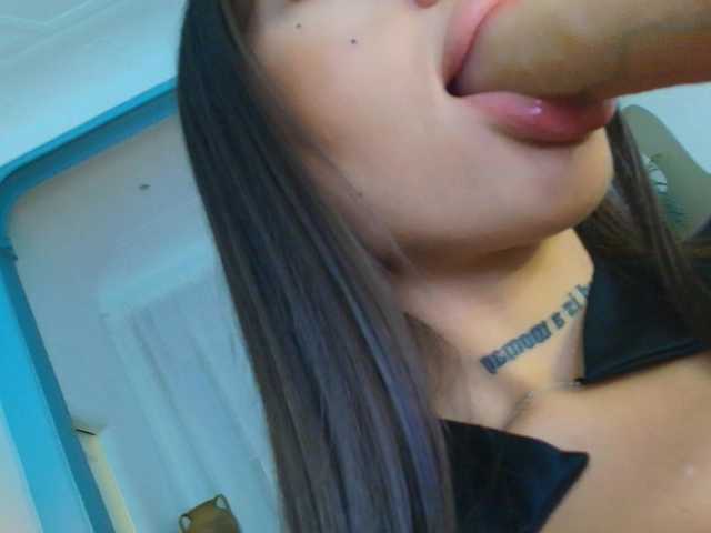 Sex chat gratuit in direct cu Fancy-t33n pe BongaCams