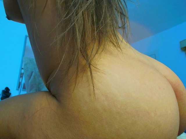 Fancy-t33n live cam on BongaCams